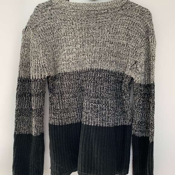 🛍3/$25 Grey Striped Sweater - Picture 2 of 2